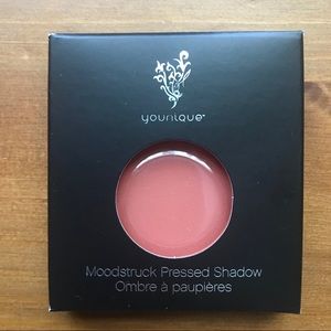 YOUNIQUE MOODSTRUCK PRESSED EYE SHADOW - Lively.